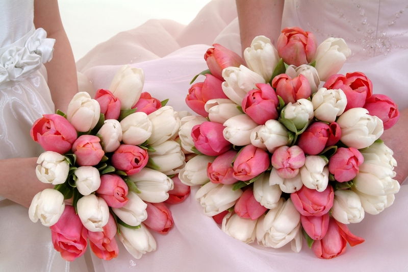 132711-white-tulip-wedding-flowers.jpg