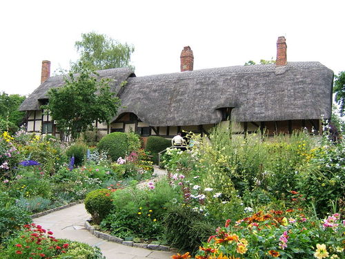 English+Cottages+on+Tumblr+Thatched+Roof+2.jpg