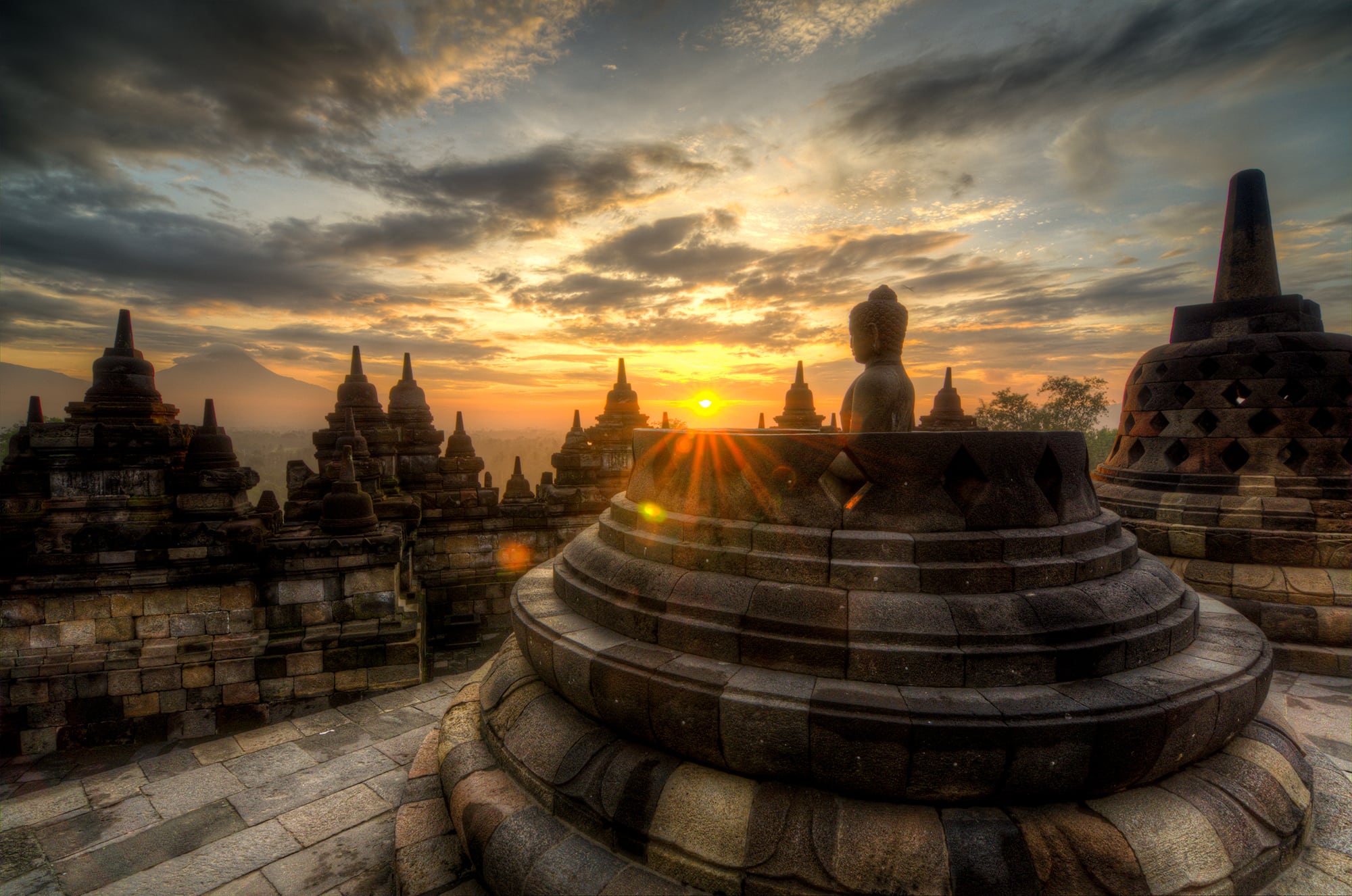 borobudur-sunrise-tour.jpg