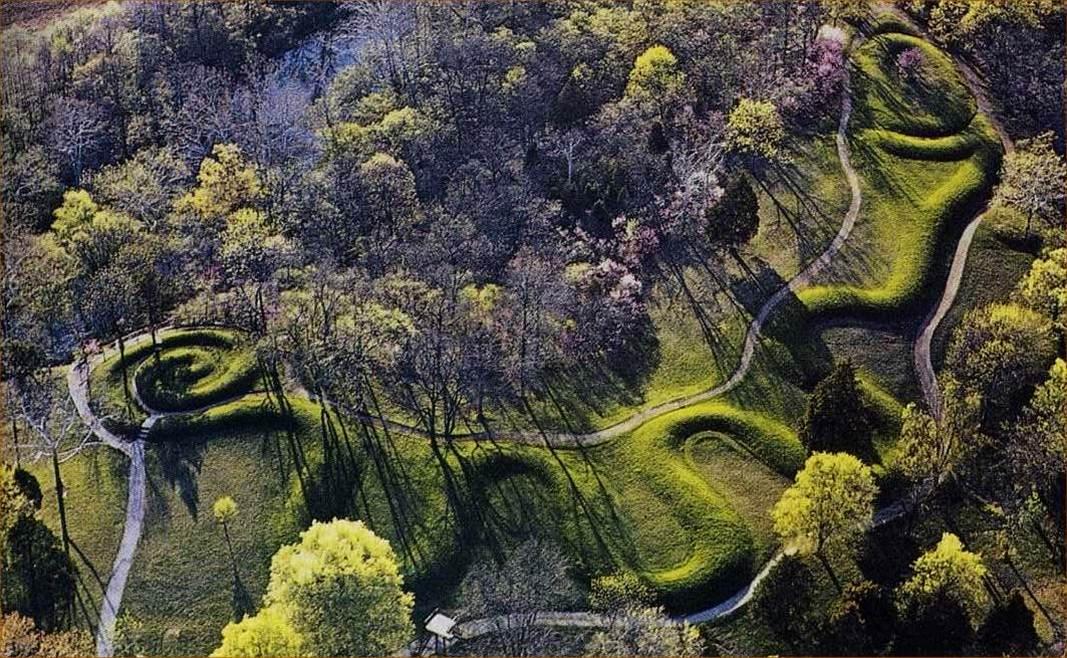 Serpent-Mound.jpg