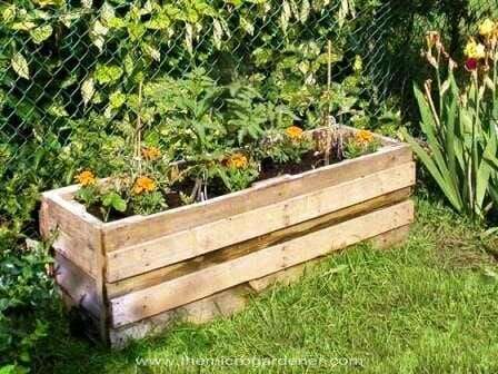 Reclaimed-pallet-vegetable-planter_wm.jpg