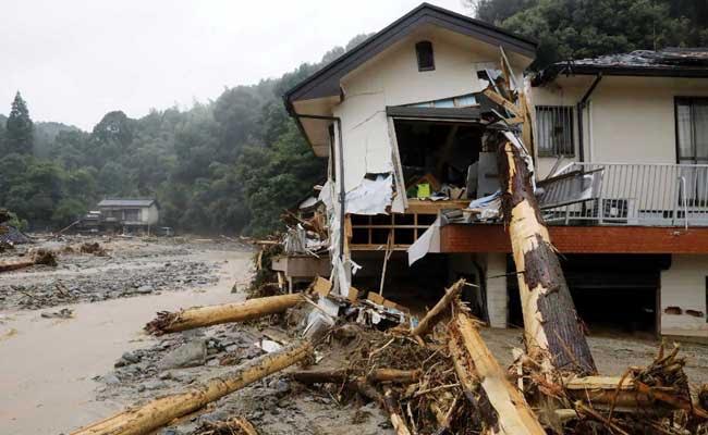 japan-flood-afp_650x400_51499840261.jpg