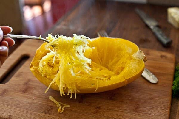 baked-spaghetti-squash-garlic-butter-4574.jpg