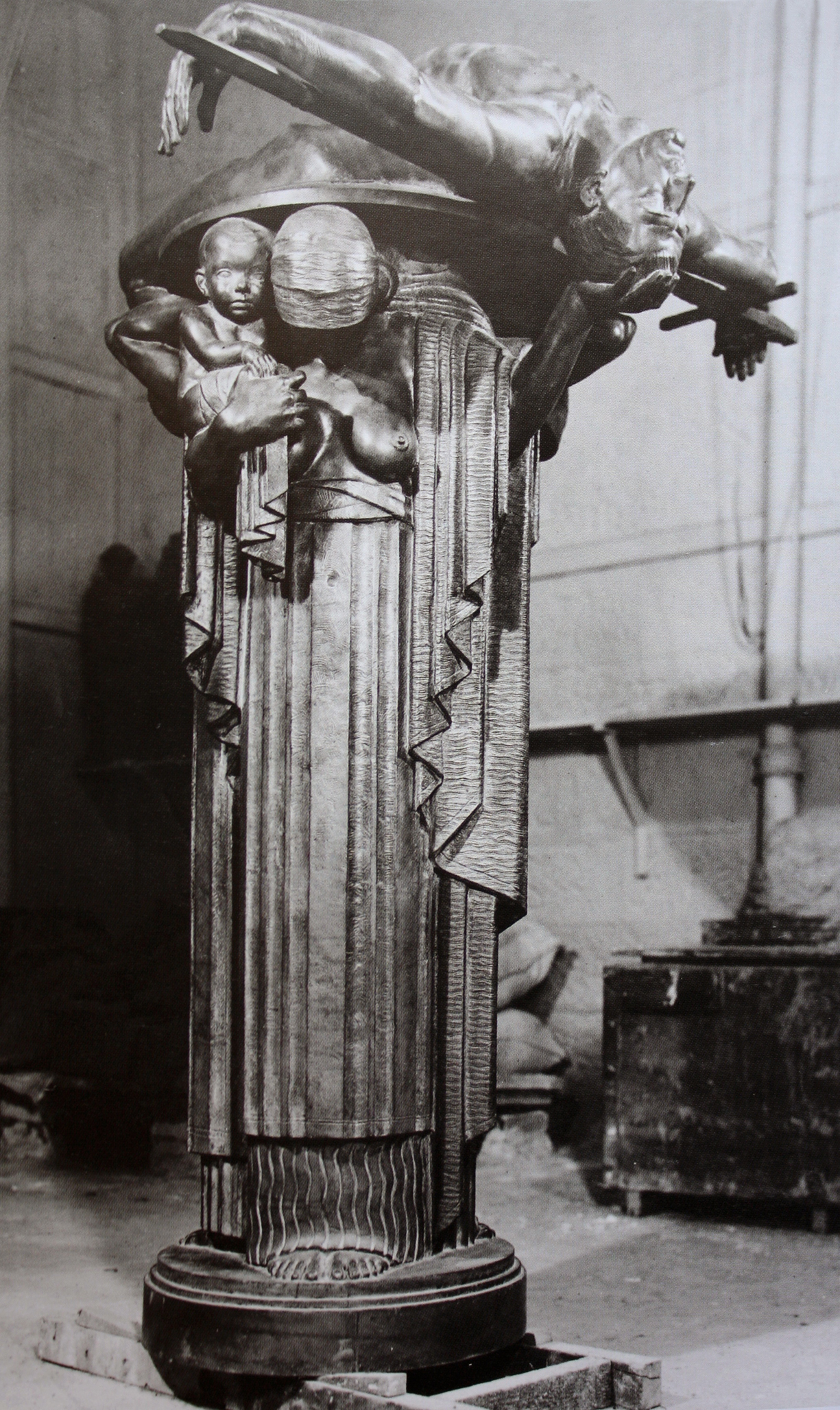3.-Sacrifice-in-Hoffs-studio.jpg