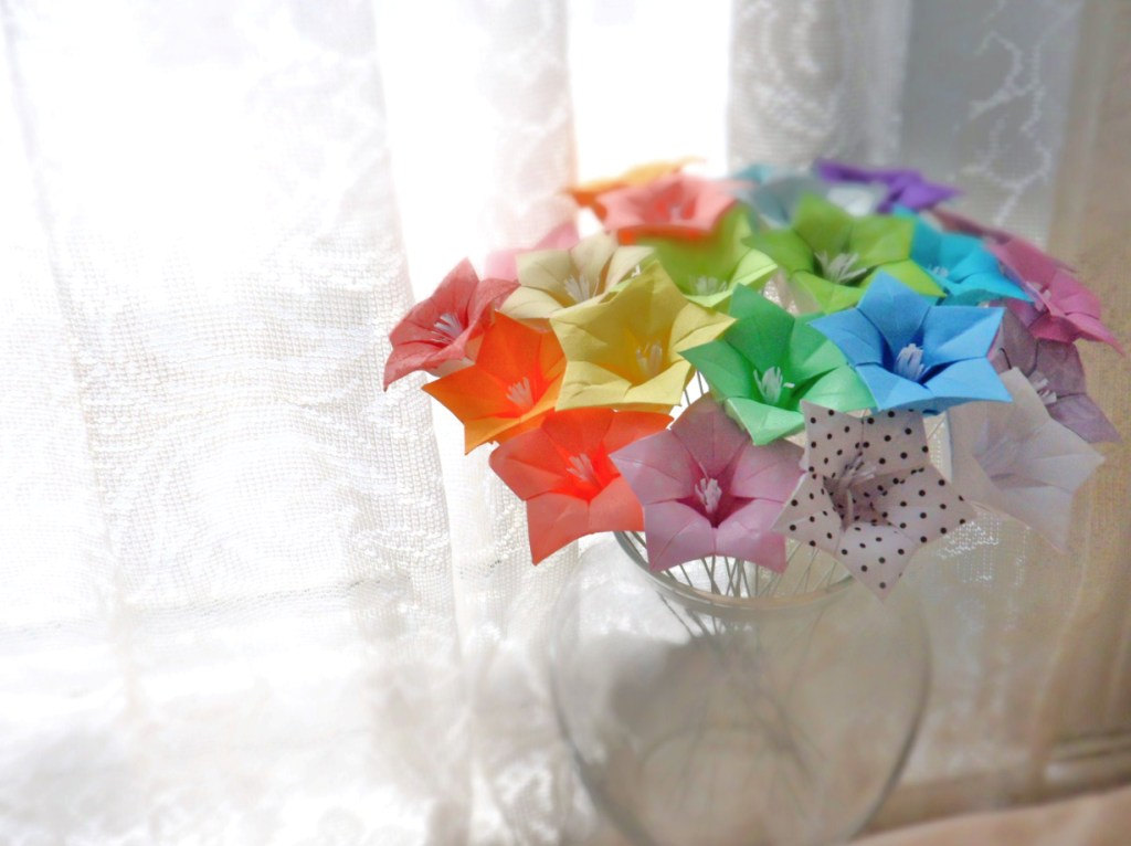 rainbow-wedding-inspiration-paper-flowers-wedding-centerpiece.original.jpeg